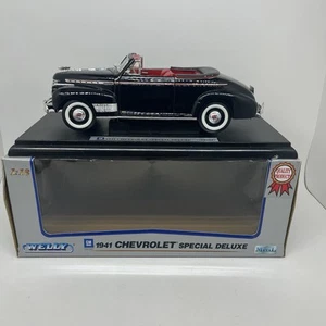 Welly 1941 Chevrolet Special Deluxe Red 1/18 Scale Diecast Model Car 9862W - Picture 1 of 10