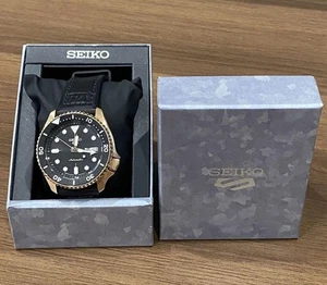 Reloj de buceo SEIKO SBSA028 automático esfera negra caja dorada cuero silicona - Imagen 1 de 11