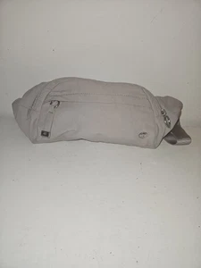 Lululemon On The Beat Belt Bag Shoulder Cross Body Waist 4.5L 3-Pockets Gray EUC - Picture 1 of 5
