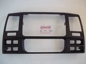 VOLKSWAGEN TRANSPORTER T5 GP 2010 - ARMATURENBRETTVERKLEIDUNG CD RADIO SURROUND KLIMA - Bild 1 von 2