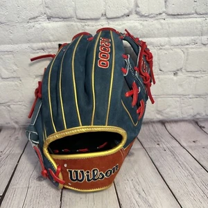 Wilson A2000 1786 11.5" Baseball Glove Red Blue Gold Superman Glove RHT NEW - Picture 1 of 9