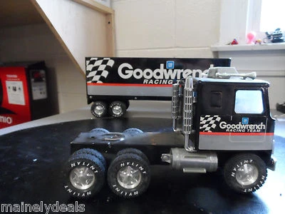 Nylint Goodwrench Racing Team 18 Wheeler toy tractor trailer truck - Image 1 of 4