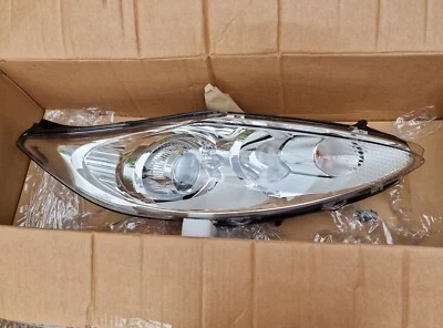 Faro lateral del conductor Ford Fiesta MK6 OEM Hella 2009 encendido Foto 1 de 4