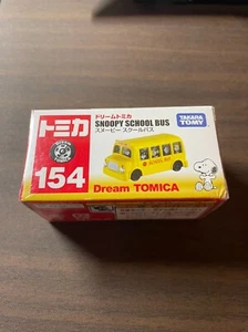 Autobús escolar Takara Tomy Dream Tomica No.154 Snoopy de Japón - Imagen 1 de 6