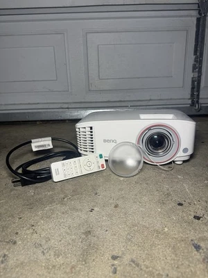 BenQ TH671ST Projector Pre-owned Used 1080p 3000lm Lamp White. Read Description! - Image 1 of 4