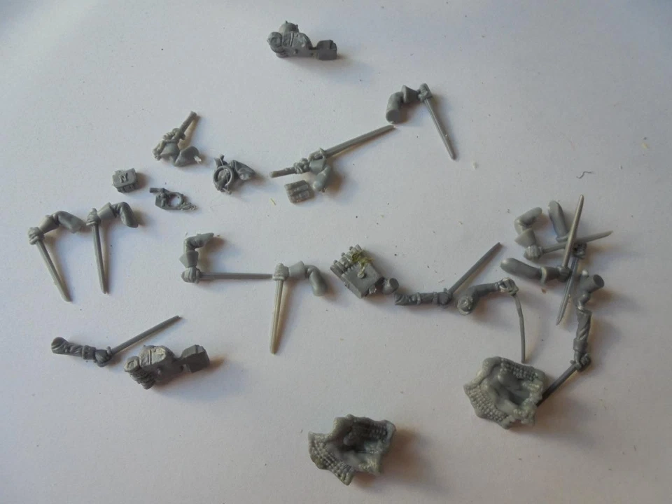 1/72 Napoleonic French soldier spares - swords, cloaks, bugles etc - Image 1 of 1