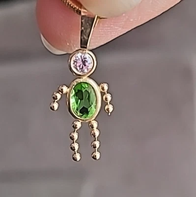 ORO 14K BEBÉ NIÑO ENCANTO PERIDOTO PIEDRA DE NACIMIENTO AGOSTO Foto 1 de 4