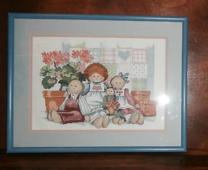 Familia de Muñecas Acabado y Enmarcado Punto de Cruz 15" x 19" Barbara Mock - Imagen 1 de 5
