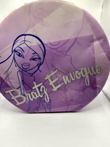 Bratz Envogue Doll Carrying Case 3 Full Size Dolls Male 2 Female 3 Small Clothes - Picture 1 of 7