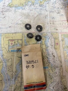 Johnson Evinrude OMC pack of 4 #320521 0320521 Grommet. - Picture 1 of 1