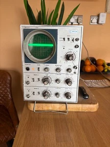 PHILIPS PM 3132 Oscilloscope powers on screen and backlight work - Picture 1 of 1