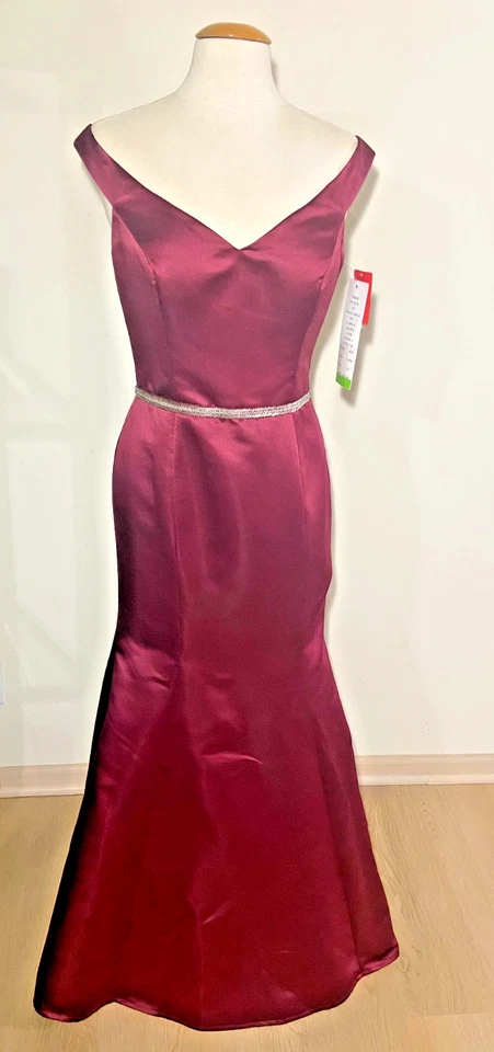 NUEVO CON ETIQUETAS - Vestido Bill Levkoff Hombro Descubierto con Dobladillo de Sirena -Talla 12 (Vino)-MRSP $175 Foto 1 de 4