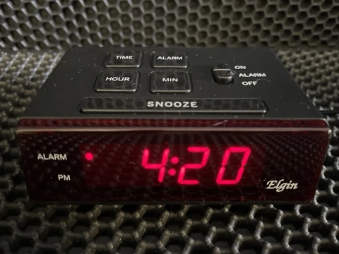 Vintage Modern Retro Elgin Model 1932 Red LED Digital Alarm Clock USA Free Shipp Cover
