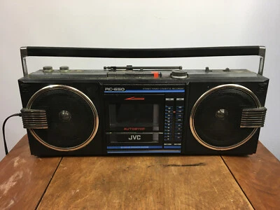 Radio Cassette Grabadora Reproductor de Cinta Boombox Walkman JVC RC-650 Estéreo De Colección Foto 1 de 4