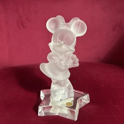 Raro Goebel Cristal Esmerilado Minnie Mouse De pie sobre un pedestal estrella Foto 1 de 4