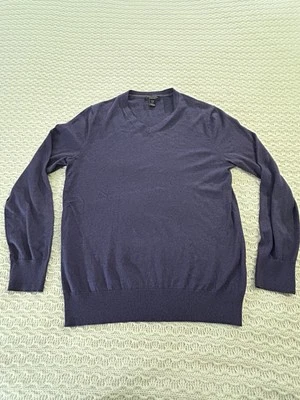 Banana Republic Sweater Mens M Purple Silk Cashmere V Neck Lightweight Preppy - Image 1 of 4