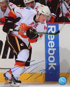DION PHANEUF CALGARY FLAMES SIGNED 8x10 PHOTO w/ COA - Picture 1 of 1