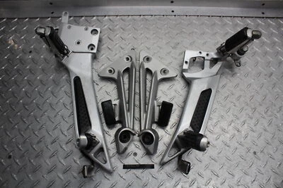 Yamaha FJR1300A 2006 ABS REPOSAPIÉS DELANTEROS CLAVIJAS JUEGO DE PELDAÑOS CON AMBOS SOPORTES DE ESCAPE  Foto 1 de 4