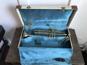 Vintage Rare 1962 Holton Model 50 Professional Trumpet With Original Case NICE! - Picture 1 of 12