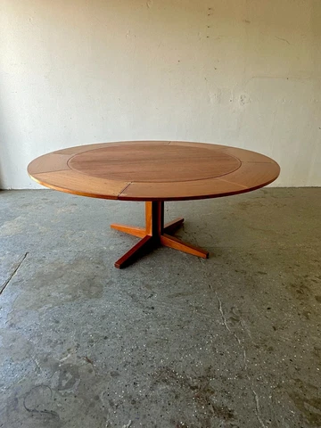 Dyrlund Lotus flip flop  Mid Century Danish Modern  Teak  Dining Table Seats  8 Cover