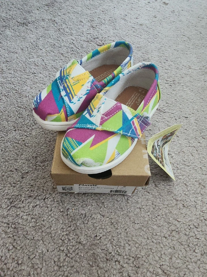 Toms Tiny Classics 5 Triángulos Brillantes Multi Lona Nuevos Con Caja Envío Gratis  Foto 1 de 4