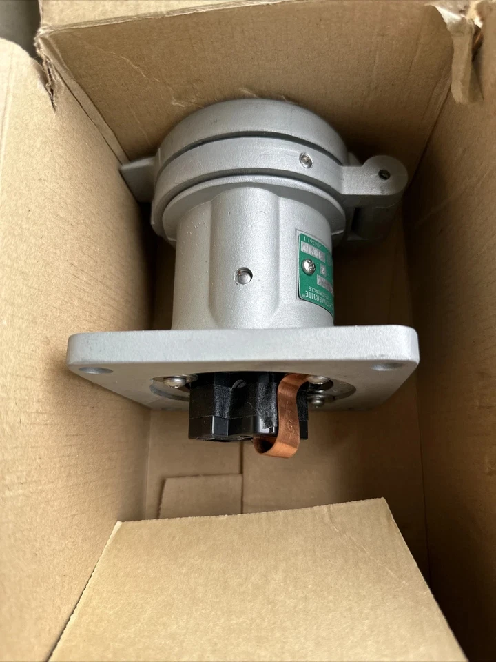 Nuevo en caja - Appleton - ADR6023 - 60A Recpt 3Ps2 Scr/Sprg Cvrs Foto 1 de 1