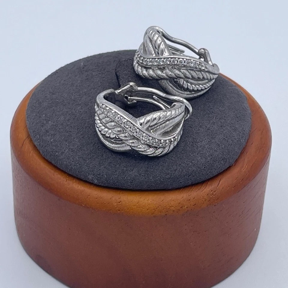 Pendientes de aro Judith Ripka de plata de ley 925 con cuerda cruzada circonita cúbica Tailandia Foto 1 de 4