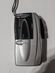 GRABADORA MICRO CASETE ACTIVADA POR VOZ COBY CX-R122 - TAL CUAL - Imagen 1 de 3