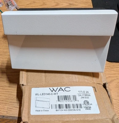 WAC #WL-LED140-C-WT Horizontal Ledge Step/Wall LED Light - Image 1 of 2