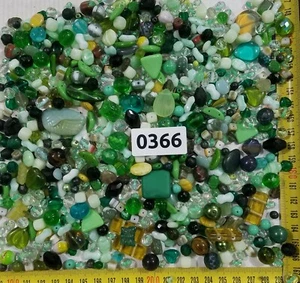 Böhmische Glasperlen ca. 30er-80er Jahre 200 Gramm grüntöne  - Bild 1 von 2