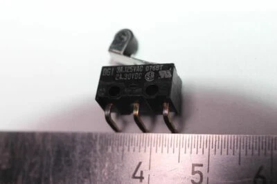 10 Stk Microschalter Nr9 CHERRY DG1 1Wechsler 3A 125 VAC mit Rolle Schnappschalt