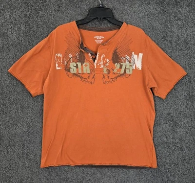 Camisa Y2K Henley Hombres 2XL Se Ajusta XL Manga Corta Patinador Años 2000 Calavera Ala Grunge Camiseta Foto 1 de 4