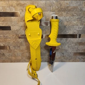 Vintage Tabata Yellow  Stainless Steel Diving Knife Rubber Sheath Made in Japan - Picture 1 of 6