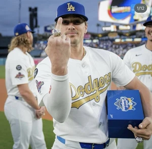 Kike Hernandez 2024 Dodgers World Series Ring - Picture 1 of 3