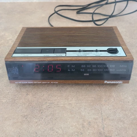 Panasonic RC-6063 Vintage FM/AM Clock Radio Dual Alarm *Tested WORKS Red Display Cover