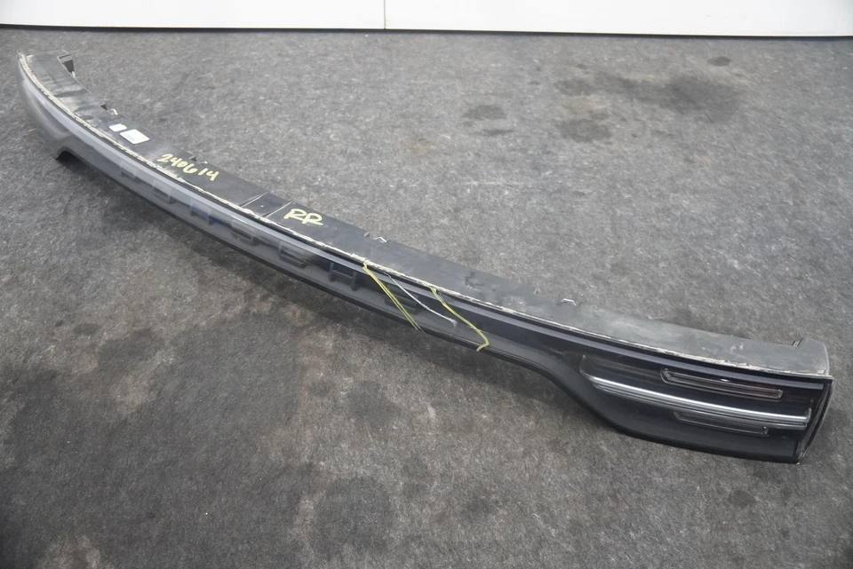 Центральный задний фонарь для задней двери багажника 9Y0945081AJ Porsche Cayenne 9YA *Примечание - Изображение 1 из 4