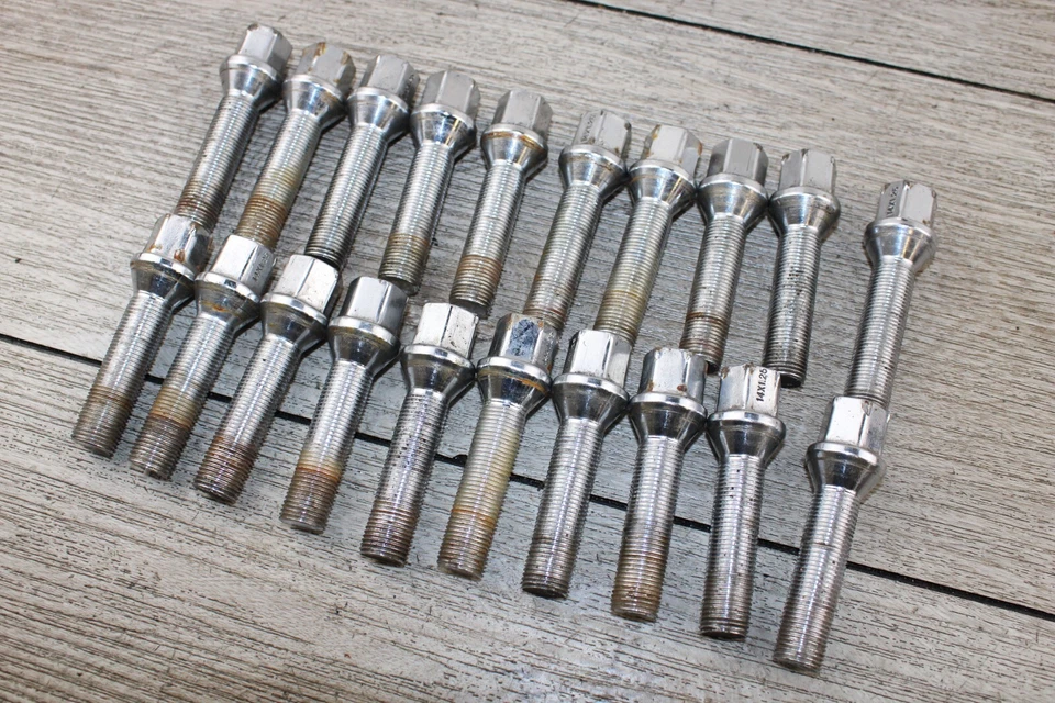 09-15 BMW 750LI 740LI 740I 750I F01 F02 TUERCAS EXTENDIDAS Foto 1 de 4