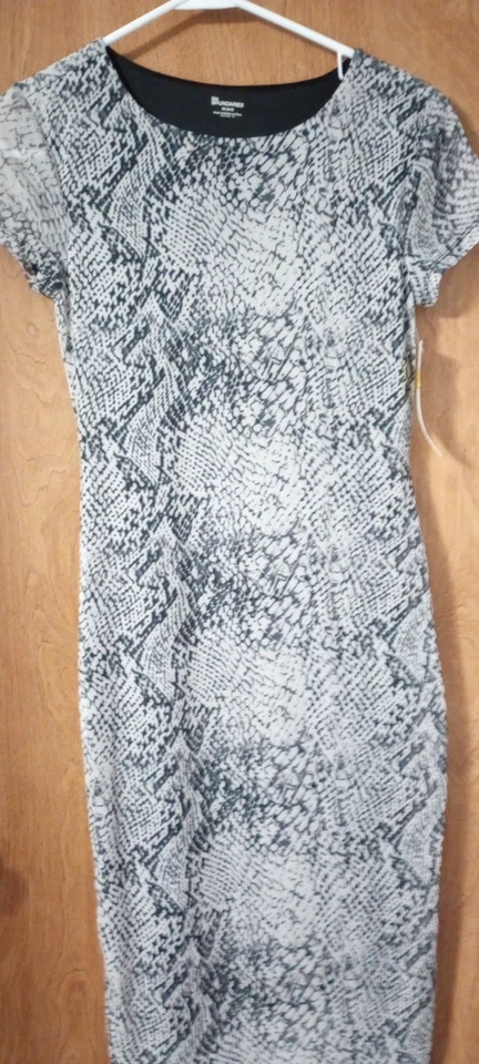 Vestido largo ajustado Foto 1 de 1