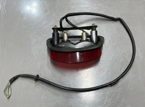 Conjunto de luz trasera Honda Shadow VT1100C 1992, junta de lente de montaje de soporte - Imagen 1 de 11