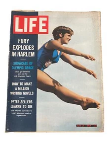 Life Magazine July 31, 1964 Fury in Harlem Peter Sellers Olympic Grace + Coke Ad - Imagen 1 de 4
