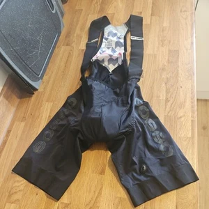 Black Assos T - equipe evo bibshorts. £140 rrp - Picture 1 of 14