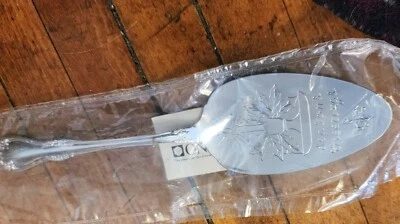 Oneida Silversmiths Vintage Silverplate Pie Cake Server 1970s Seasons Greetings - Image 1 of 4