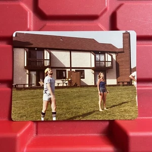 Family Outing Volleyball Game B 4 7/8 x 3 1/2 Found Home Photograph Vintage 1981 - Picture 1 of 2