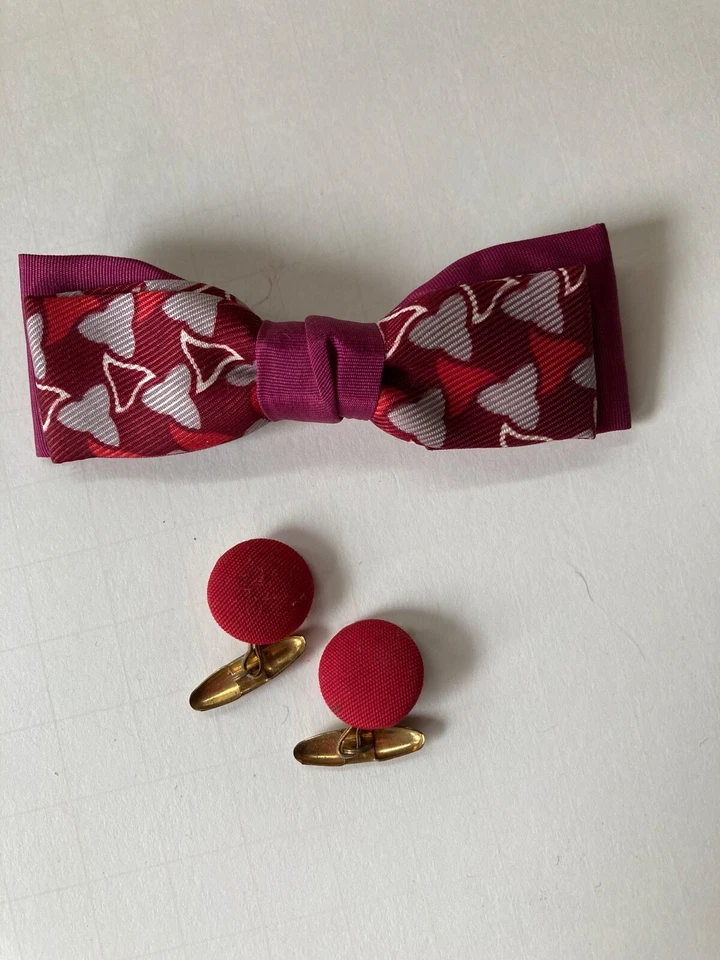 Pajarita vintage niños roja y gris con puños rojos lisos Foto 1 de 1