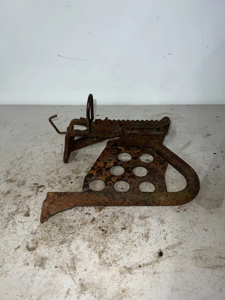 Yamaha Big Bear 350 1997 reposapiés derecho/3HN-27421-20-00 Foto 1 de 4