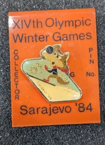 VINTAGE 1984 SARAJEVO WINTER OLYMPICS SKIING GLOSSY COLLECTIBLE PIN 5 - Picture 1 of 1