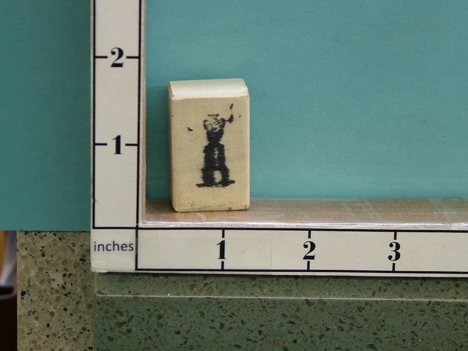 castillo rojo pila con urna jarrón sellos de goma 18X Foto 1 de 1