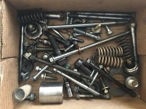 Tuercas Pernos Embrague Muelles Varios Herrajes Motor Honda 2000 VT1100C Spirit VT1100 - Imagen 1 de 4