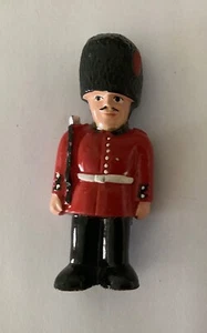 Royal Guard England Resin Fridge Magnet D5 - Picture 1 of 2