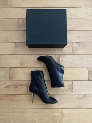 NWB - Botas de tacón de bala Vetements Foto 1 de 4